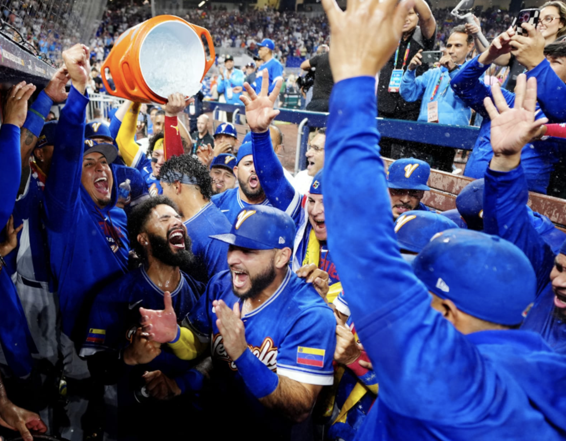Texas Rangers Venezuela A classic tournament. – Rangers Rounding 3rd